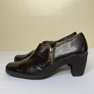 AEROSOLES Shoe Bootie Brown Vegan Leather BUZZ SAW Cushioned Insole Comfort 9M
